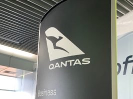 Qantas Premium Boarding Line