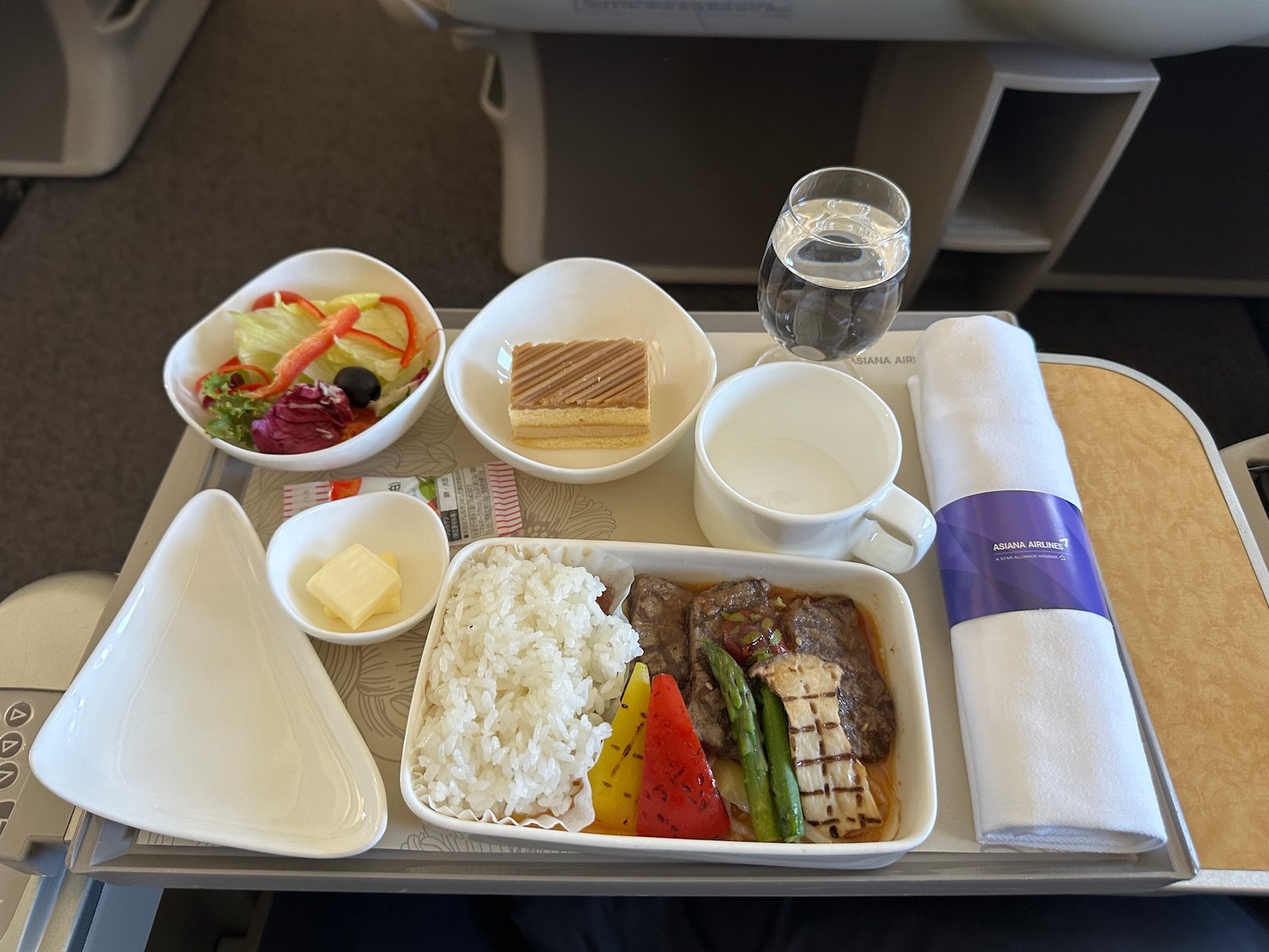 Flight Review: OZ111 Asiana Airlines KIX-ICN Business Class - The Seat ...