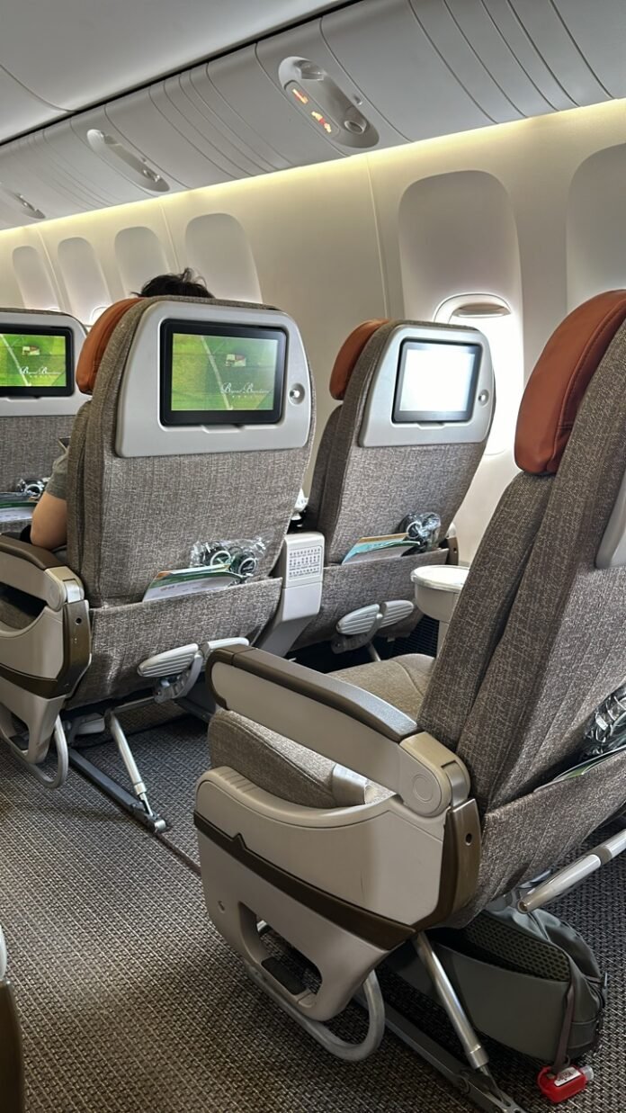 Flight Review: EVA Air BR226 Premium Economy SIN - TPE - The Seat in ...